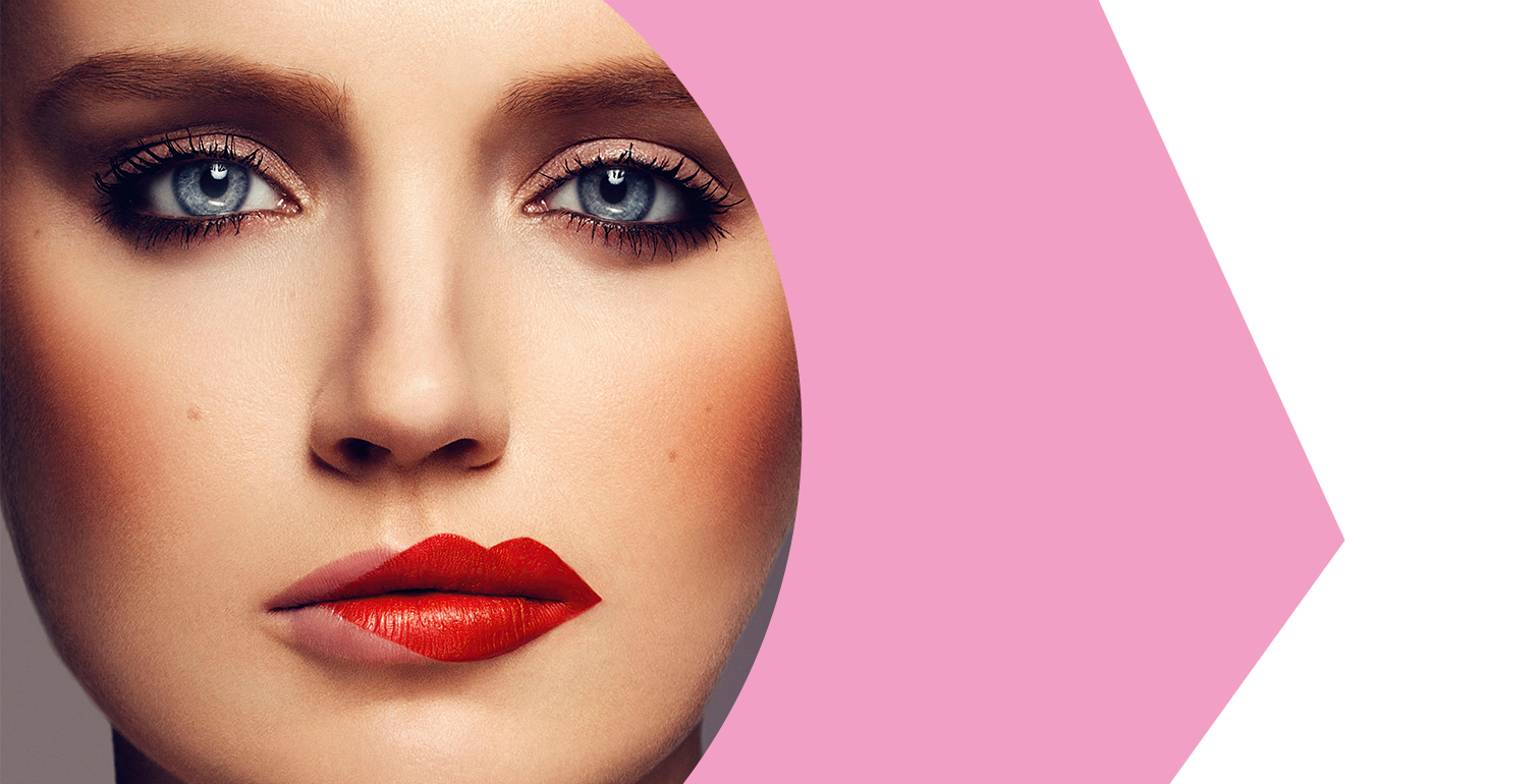 Frau mit rotem Lippenstift Frau mit rotem Lippenstift
