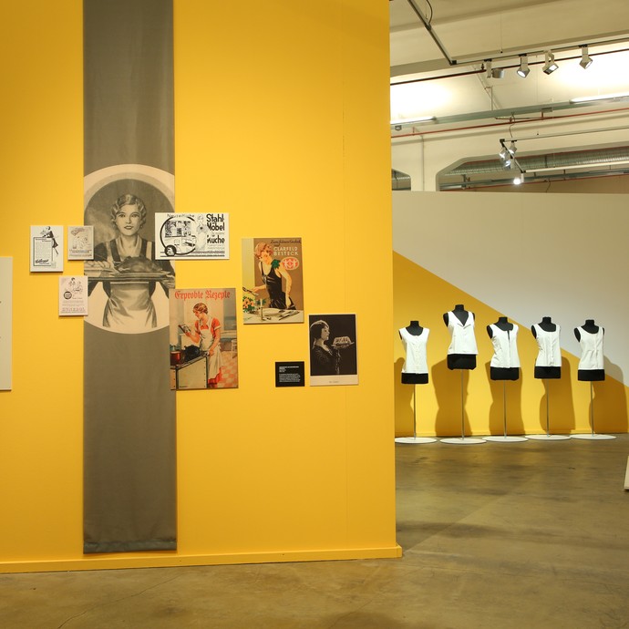 Blick in die Ausstellung (vergrößerte Bildansicht wird geöffnet)