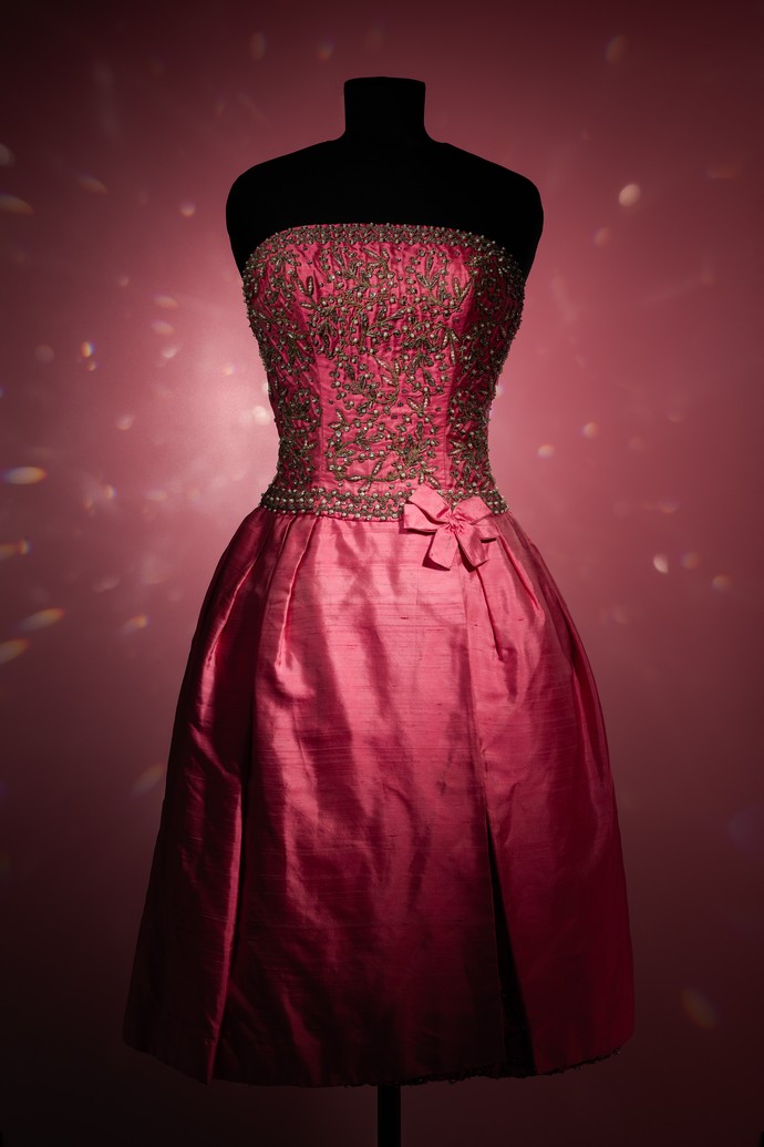 Rosa Kleid mit Glitzerpailetten