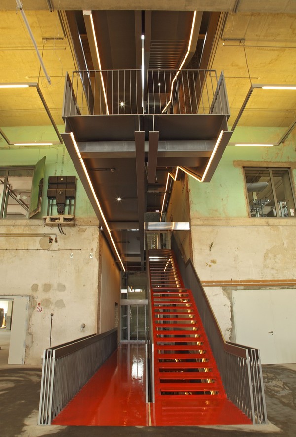 Rote Treppen in der Spinnerei