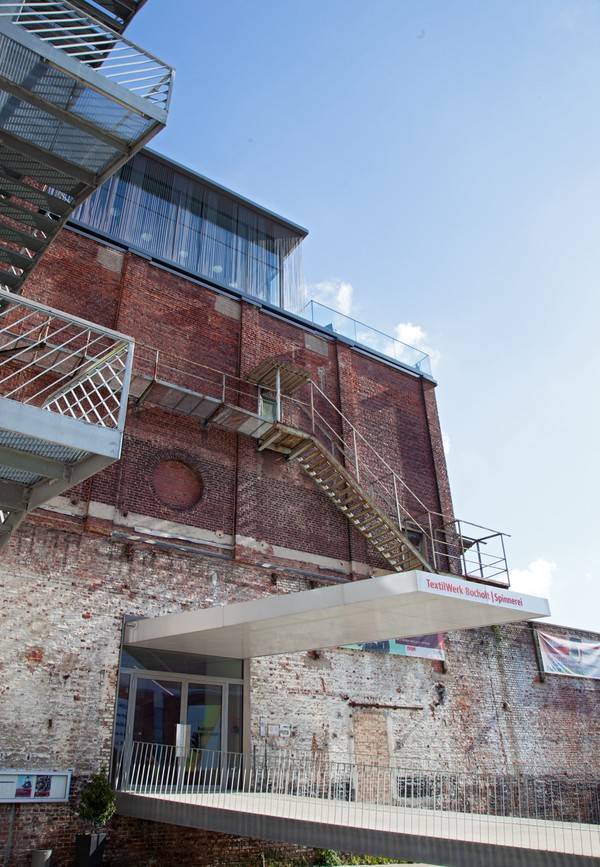 Eingangsgebäude der Spinnerei mit Rampe